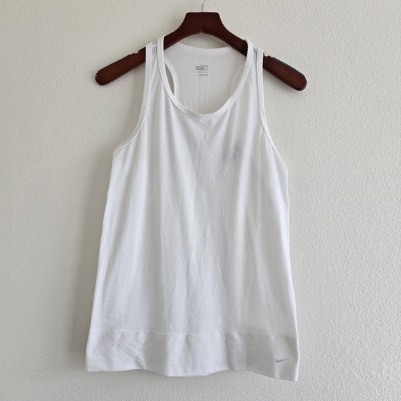 Nike Dri-fit Tank Top Like new Conditionin White Color size Medium - Picture 9 of 16